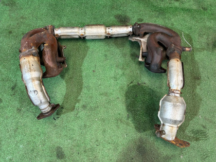 Exhaust manifold SUBARU LEGACY OEM 14023AA052 14010AA072 BH5 1999 EJ208
