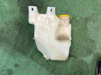 Depósito del limpiaparabrisas SUBARU LEGACY OEM 86610AE010 BH5 2000 EJ206 AT