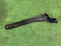 Suporte esquerdo do para-choques dianteiro 57707AE130 SUBARU LEGACY