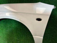 Guarda-lamas dianteiro esquerdo цвет 51E 96H SUBARU LEGACY OEM 57120AE011 BH5 2000 WHITE 51E, 96H
