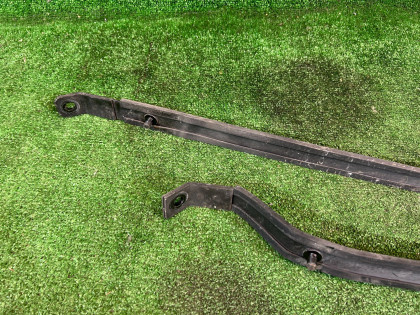 Correas del depósito de combustible SUBARU LEGACY OEM 42017AE010  42017AE000 BH5 2000 EJ206 AT