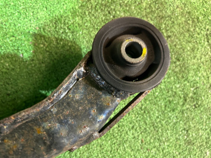 デフマウント SUBARU LEGACY OEM 41310AE002 BH9 2000 EJ254 AT