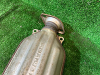 ท่อไอเสียท่อนกลาง SUBARU LEGACY OEM 44200AE050 BH9 2000 EJ254 AT