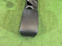 ช่องเก็บของและที่วางแขน SUBARU OUTBACK OEM 92114AG120JC 66120AG101JC 35170AG000 BP9 2007 GREEN