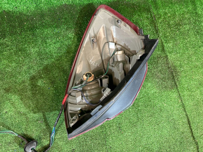 右テールランプ SUBARU OUTBACK OEM 84201AG321, 84201AG322 BP9 2007
