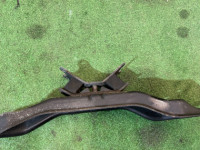 Gearbox crossmember SUBARU OUTBACK OEM 41022AG100 41011AG030 BPE 2004 EZ30 AT