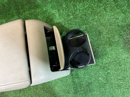 Porta-luvas e apoio de braço кожа SUBARU OUTBACK OEM 92111AG000WA BPE 2004 GOLD 39J