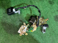 Замок пятой двери с доводчиком SUBARU OUTBACK OEM 63224AG000 63031AG000 81812AG061 88261AG000 BPE 2004 GOLD 39J