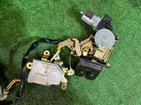 Замок пятой двери с доводчиком SUBARU OUTBACK OEM 63224AG000 63031AG000 81812AG061 88261AG000 BPE 2004 GOLD 39J