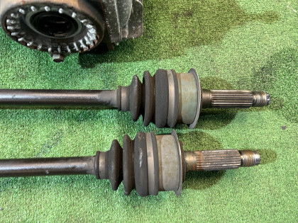 Редуктор с приводами G/R=3.272 SUBARU OUTBACK OEM 38300AC210 38104AA200 BPE 2004 EZ30 AT