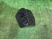 Suporte direito do para-choques traseiro 57707AE060 SUBARU LANCASTER
