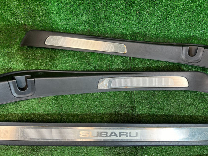 スカッフプレート SUBARU LEGACY OEM 94060AE06AOA 94060AE07AOA 94061AE04AOA 94061AE05AOA BP5 2007 WHITE 37J