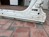 Estribo metálico izquierdo WHITE 37J D20 SUBARU LEGACY OEM 51415AE07A BP5 2007 WHITE 37J