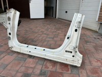 Estribo metálico izquierdo WHITE 37J D20 SUBARU LEGACY OEM 51415AE07A BP5 2007 WHITE 37J