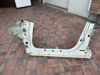 Estribo metálico izquierdo WHITE 37J D20 SUBARU LEGACY OEM 51415AE07A BP5 2007 WHITE 37J
