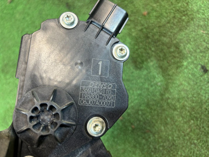 แป้นคันเร่ง SUBARU OUTBACK OEM 36010AG110 BP9 2007 GREEN