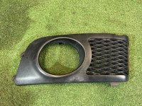 ฝาครอบรอบไฟตัดหมอก Правая SUBARU LEGACY OEM 57731AE060 BH9 2000 SILVER 792