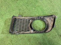 ฝาครอบรอบไฟตัดหมอก Левая SUBARU LEGACY OEM 57731AE070 BH9 2000 SILVER 792