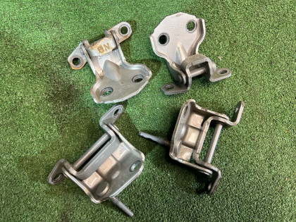 ドアヒンジ задние SUBARU LEGACY OEM 61520AC020 61520AC030 61520AC000 61520AC010 BH9 2000 SILVER 792