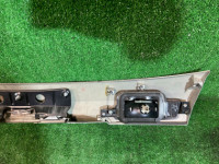 Вставка между стопов Накладка пятой двери SUBARU OUTBACK OEM 84261AG040GA BPE 2004