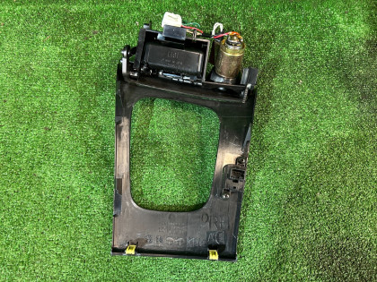 Shifter surround trim пепельница SUBARU OUTBACK OEM 92121AG060 BPE 2004
