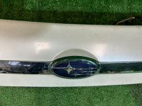 テールランプ間ガーニッシュ Накладка пятой двери SUBARU LEGACY OEM 91710AG000LE BP5 2007