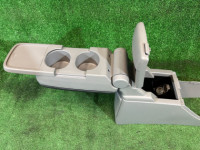 手套箱与扶手 SUBARU FORESTER OEM 92113FE100ND SG5 2007 WHITE 51E