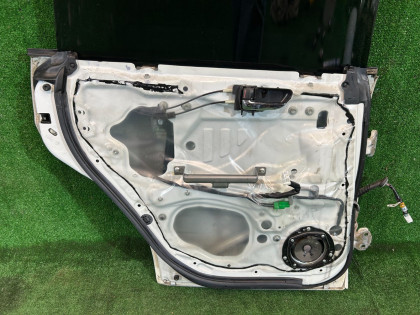Left rear door цвет 51Е SUBARU FORESTER OEM 60409SA0129P SG5 2007 WHITE 51E