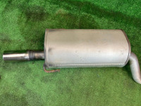 Silencioso trasero SUBARU LANCASTER OEM 44300AE120 BH9 1998 EJ254 AT