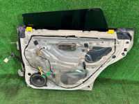 Right rear door цвет 8L5 SUBARU LANCASTER OEM 60400AE420 BHE BH9 1998 BEIGE 8L5