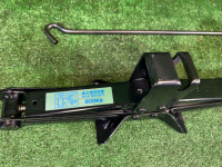 Домкрат высокий SUBARU LANCASTER OEM 97030AC061 BH9 1998