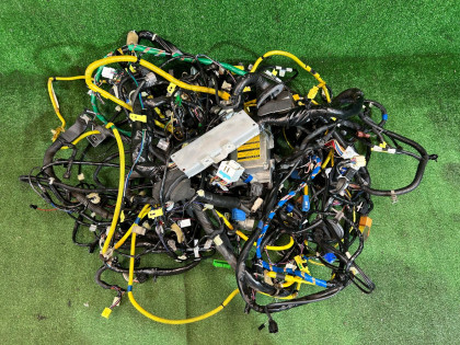 线束 SUBARU LANCASTER OEM 81200AE540, 81401AE420, 81500AE940 BH9 1998 EJ254 AT