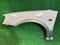 บังโคลนหน้าซ้าย цвет 8L5 57120AE030 SUBARU LANCASTER
