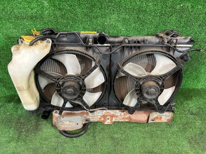 Engine radiator SUBARU LEGACY B4 OEM 45111AE021 BE5 2000 EJ206 AT