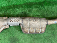 Средняя часть глушителя катализатор SUBARU LEGACY B4 OEM 44200AE021 BE5 BH5 2000 EJ206 AT