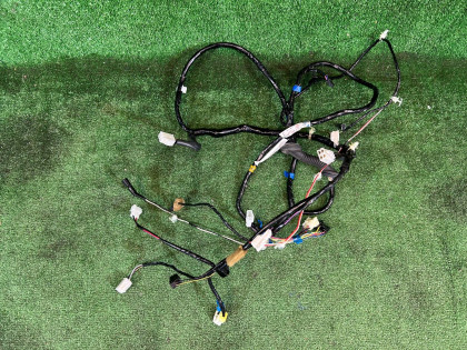 Mazo de cables del portón SUBARU LANCASTER OEM 81812AE030 BH9 1998 EJ254 AT