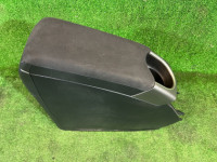手套箱与扶手 58901-47190-B3 TOYOTA PRIUS