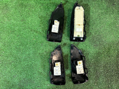 กล่องควบคุมกระจกไฟฟ้า TOYOTA PRIUS OEM 8404033080 ZVW30 2012 2ZRFXE