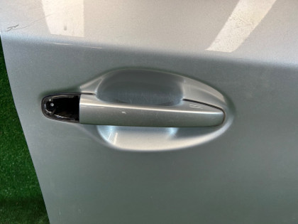 Right front door цвет 1F7 TOYOTA PRIUS OEM 67001-47070 ZVW30 2012 SILVER 1F7