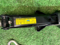 千斤顶 TOYOTA PRIUS OEM 09111-30190 ZVW30 2012