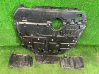 แผ่นกันใต้เครื่อง 5141012104 51410-12105 TOYOTA PRIUS