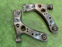 Braços de suspensão dianteiros TOYOTA PRIUS OEM 48068-47050 48069-47050 ZVW30 2012 2ZRFXE