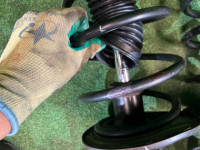 Struts передние TOYOTA PRIUS OEM 48510-47130 48520-47130 ZVW30 2012 2ZRFXE