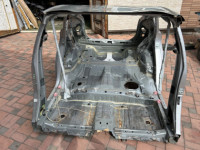 车身后段 задняя часть кузова цвет 1F7 TOYOTA PRIUS OEM 61601-47090 61602-47091 ZVW30 2012 SILVER 1F7