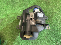 Фара противотуманная правая TOYOTA PRIUS OEM 81210-12230 ZVW30 2012
