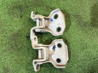 Right front door hinges 61220FA000 SUBARU FORESTER