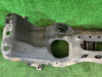 Travesaño delantero SUBARU FORESTER OEM 20101SA030 SG5 2007 EJ205 AT