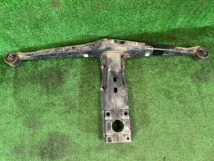 Apoio do diferencial SUBARU FORESTER OEM 41310SA001 SG5 2007 EJ205 AT