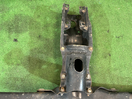 Apoio do diferencial SUBARU FORESTER OEM 41310SA001 SG5 2007 EJ205 AT