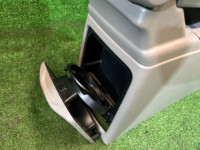 Porta-luvas e apoio de braço SUBARU FORESTER OEM 92113FE100ND SG5 2007 GREY 61K